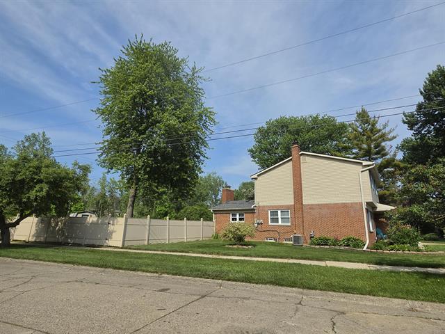 Builiding view one for 24933 Christopher, Harrison Township, MI. 48045