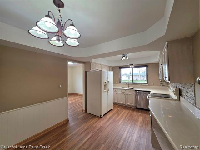 Builiding view four for 4714 Pickwick, Sterling Heights, MI. 48310