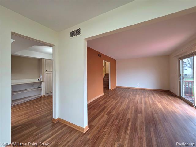 Builiding view nine for 4714 Pickwick, Sterling Heights, MI. 48310