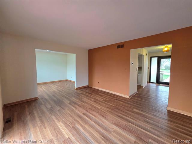 Builiding view sixteen for 4714 Pickwick, Sterling Heights, MI. 48310