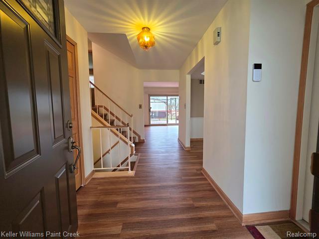 Builiding view two for 4714 Pickwick, Sterling Heights, MI. 48310