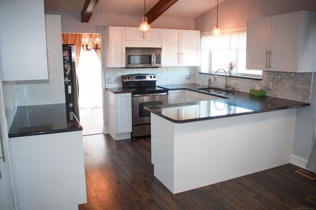 Builiding view ten for 36833 Engleside, Sterling Heights, MI. 48310