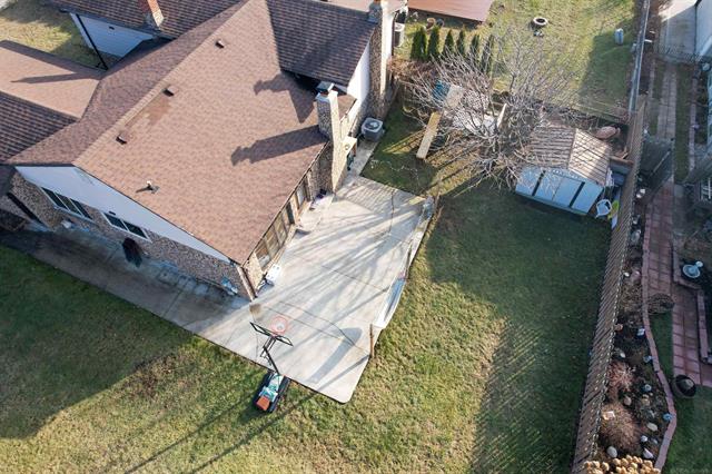 Builiding view thirty four for 36833 Engleside, Sterling Heights, MI. 48310