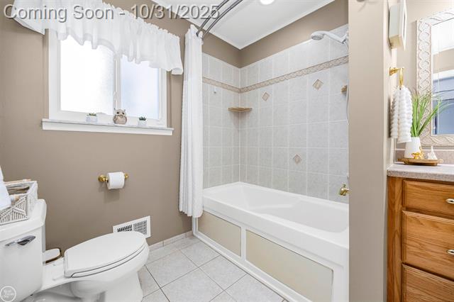 Builiding view fifteen for 11908 Tahiti, Sterling Heights, MI. 48312