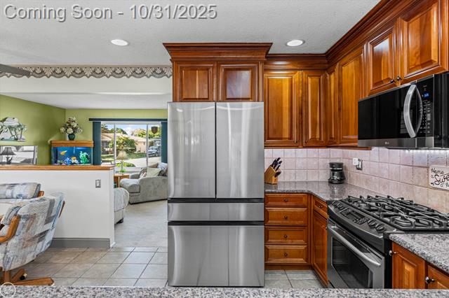 Builiding view four for 11908 Tahiti, Sterling Heights, MI. 48312