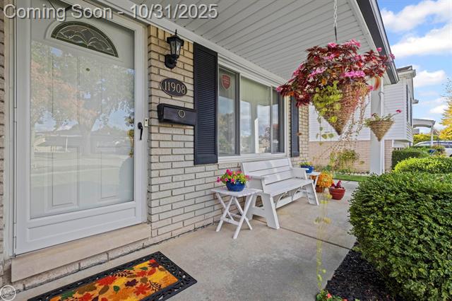 Builiding view one for 11908 Tahiti, Sterling Heights, MI. 48312