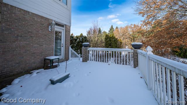 Builiding view forty one for 41714 Dukesbury, Novi, MI. 48375