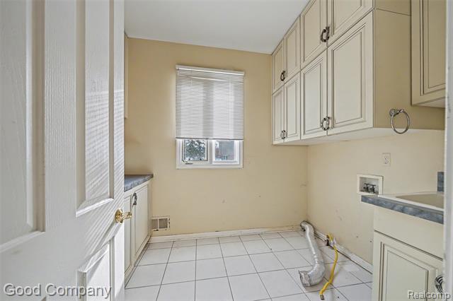 Builiding view fourteen for 41714 Dukesbury, Novi, MI. 48375