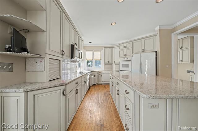 Builiding view one for 41714 Dukesbury, Novi, MI. 48375