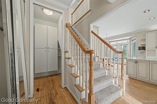 Builiding view six for 41714 Dukesbury, Novi, MI. 48375