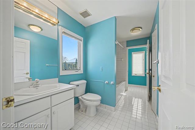 Builiding view twenty four for 41714 Dukesbury, Novi, MI. 48375