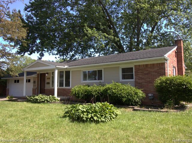 front view for 23672 Whitley, Clinton Township, Mi. 48035