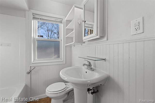 Builiding view eighteen for 21696 Purdue, Farmington, MI. 48336