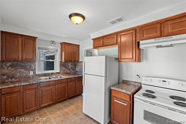 Builiding view eleven for 21696 Purdue, Farmington, MI. 48336