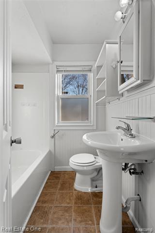 Builiding view seventeen for 21696 Purdue, Farmington, MI. 48336