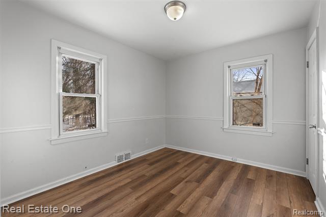 Builiding view thirteen for 21696 Purdue, Farmington, MI. 48336