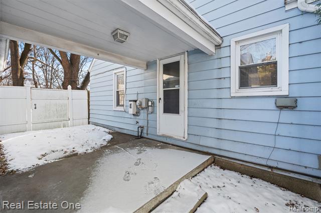 Builiding view twenty five for 21696 Purdue, Farmington, MI. 48336