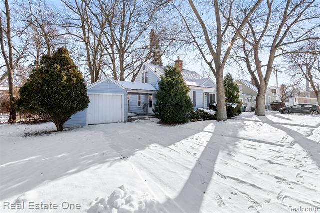 Builiding view two for 21696 Purdue, Farmington, MI. 48336