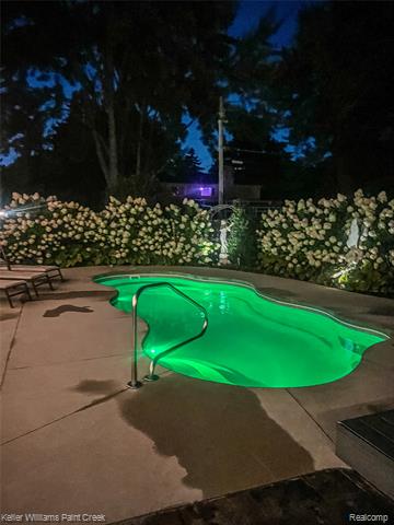 Builiding view fifty nine for 16165 Andover, Clinton Township, MI. 48035