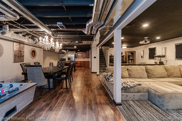 Builiding view forty one for 16165 Andover, Clinton Township, MI. 48035