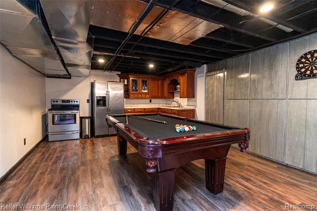 Builiding view forty seven for 16165 Andover, Clinton Township, MI. 48035