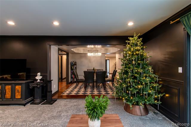 Builiding view nineteen for 16165 Andover, Clinton Township, MI. 48035