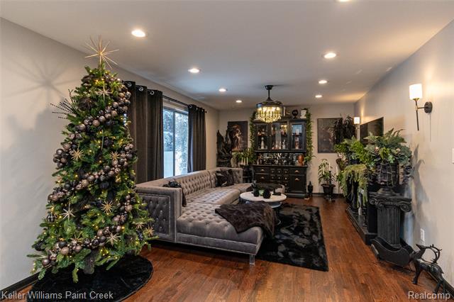 Builiding view ten for 16165 Andover, Clinton Township, MI. 48035