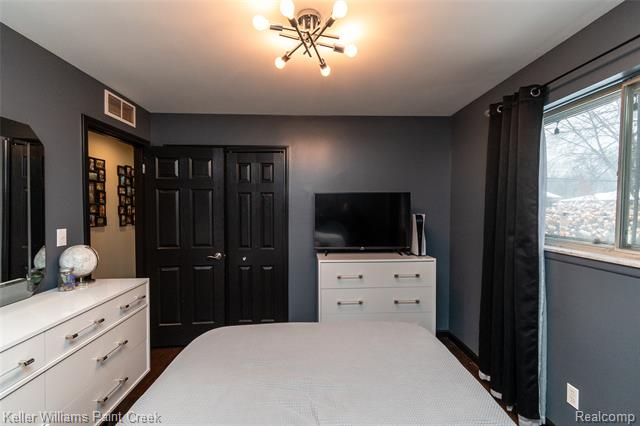 Builiding view thirty two for 16165 Andover, Clinton Township, MI. 48035