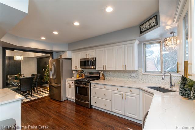 Builiding view twenty seven for 16165 Andover, Clinton Township, MI. 48035