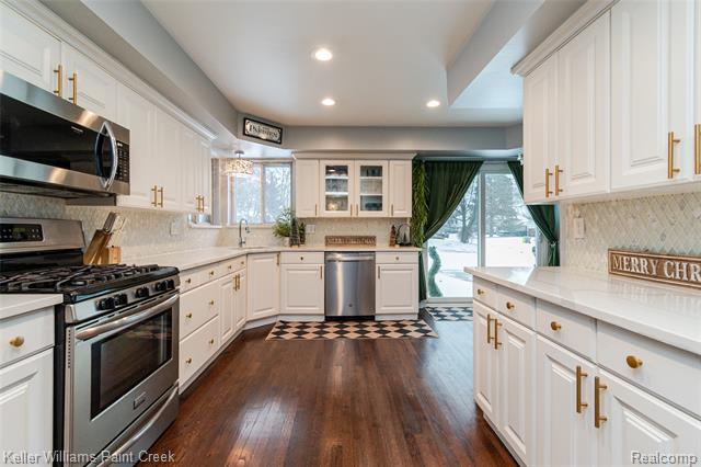 Builiding view twenty three for 16165 Andover, Clinton Township, MI. 48035