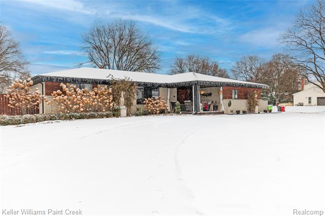 Builiding view two for 16165 Andover, Clinton Township, MI. 48035