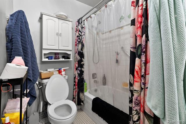 Builiding view fifteen for 24145 Meadow Bridge, Clinton Township, MI. 48035