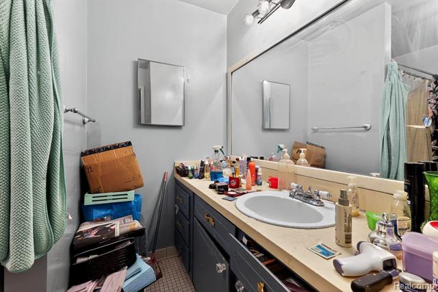 Builiding view fourteen for 24145 Meadow Bridge, Clinton Township, MI. 48035