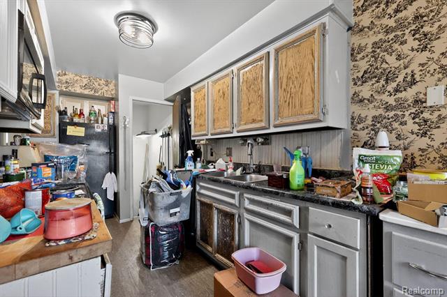 Builiding view ten for 24145 Meadow Bridge, Clinton Township, MI. 48035