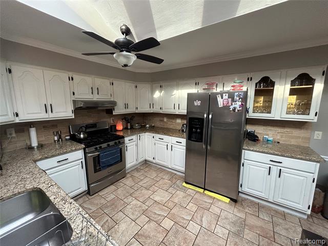 Builiding view six for 27650 Riviera, Harrison Township, MI. 48045