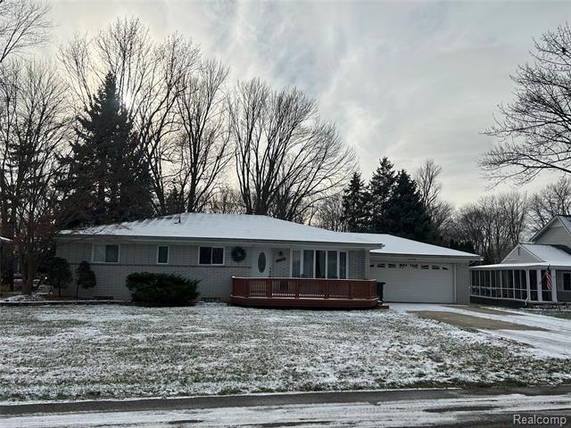 Builiding view thirty two for 27650 Riviera, Harrison Township, MI. 48045