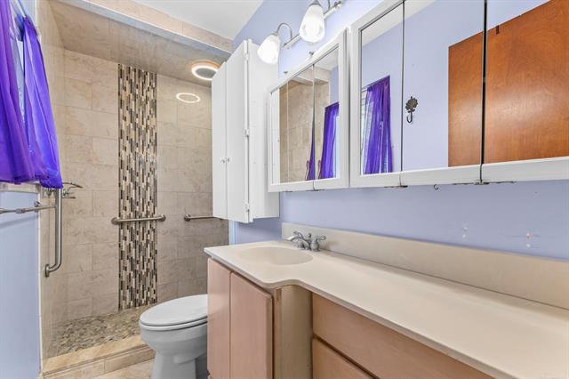 Builiding view eighteen for 39520 Venetian, Harrison Township, MI. 48045