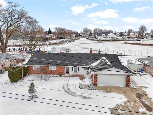 Builiding view thirty seven for 39520 Venetian, Harrison Township, MI. 48045