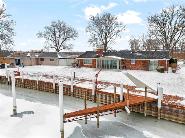 Builiding view twenty five for 39520 Venetian, Harrison Township, MI. 48045