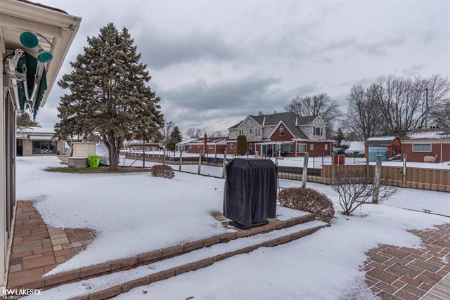 Builiding view six for 37936 Seaway, Harrison Township, MI. 48045