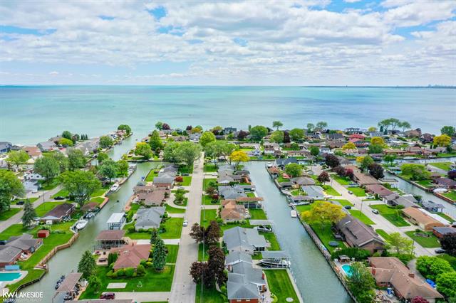 Builiding view thirty eight for 37936 Seaway, Harrison Township, MI. 48045