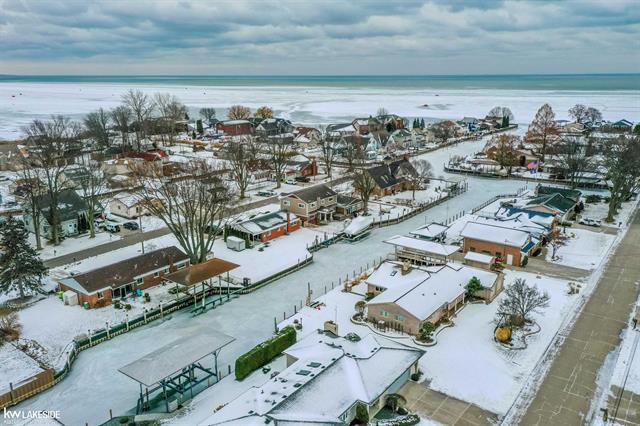 Builiding view thirty five for 37936 Seaway, Harrison Township, MI. 48045