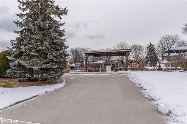 Builiding view two for 37936 Seaway, Harrison Township, MI. 48045