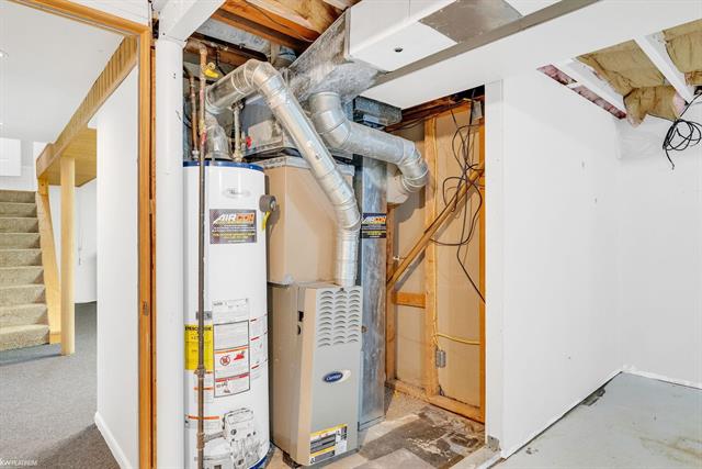 Builiding view twenty for 36815 Woodingham, Clinton Township, MI. 48035