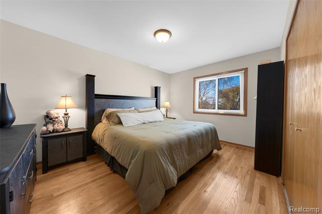 Builiding view fifteen for 39100 Archer W, Harrison Township, MI. 48045