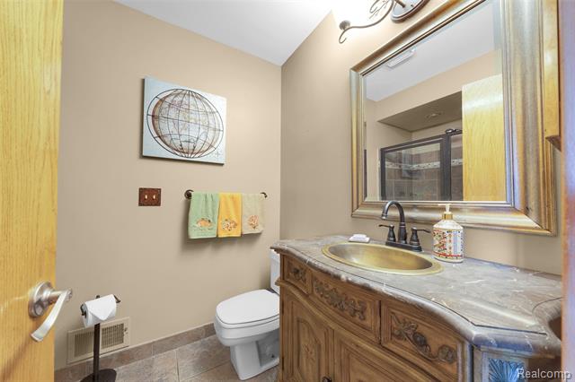 Builiding view nine for 39100 Archer W, Harrison Township, MI. 48045