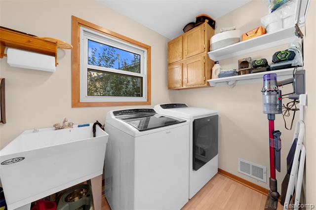 Builiding view ten for 39100 Archer W, Harrison Township, MI. 48045