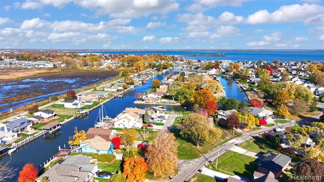 Builiding view twenty four for 39100 Archer W, Harrison Township, MI. 48045