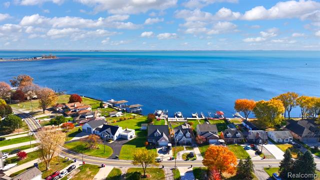 Builiding view twenty two for 39100 Archer W, Harrison Township, MI. 48045