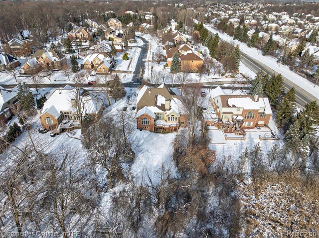 Builiding view seventy five for 47483 Beckenham, Novi, MI. 48374